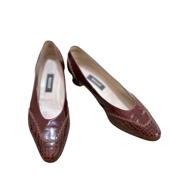 Vtg ‘90s Bally cognac Brown Leather & croc embossed slip on 2 in heel pumps 7.5 - Picture 3 of 11